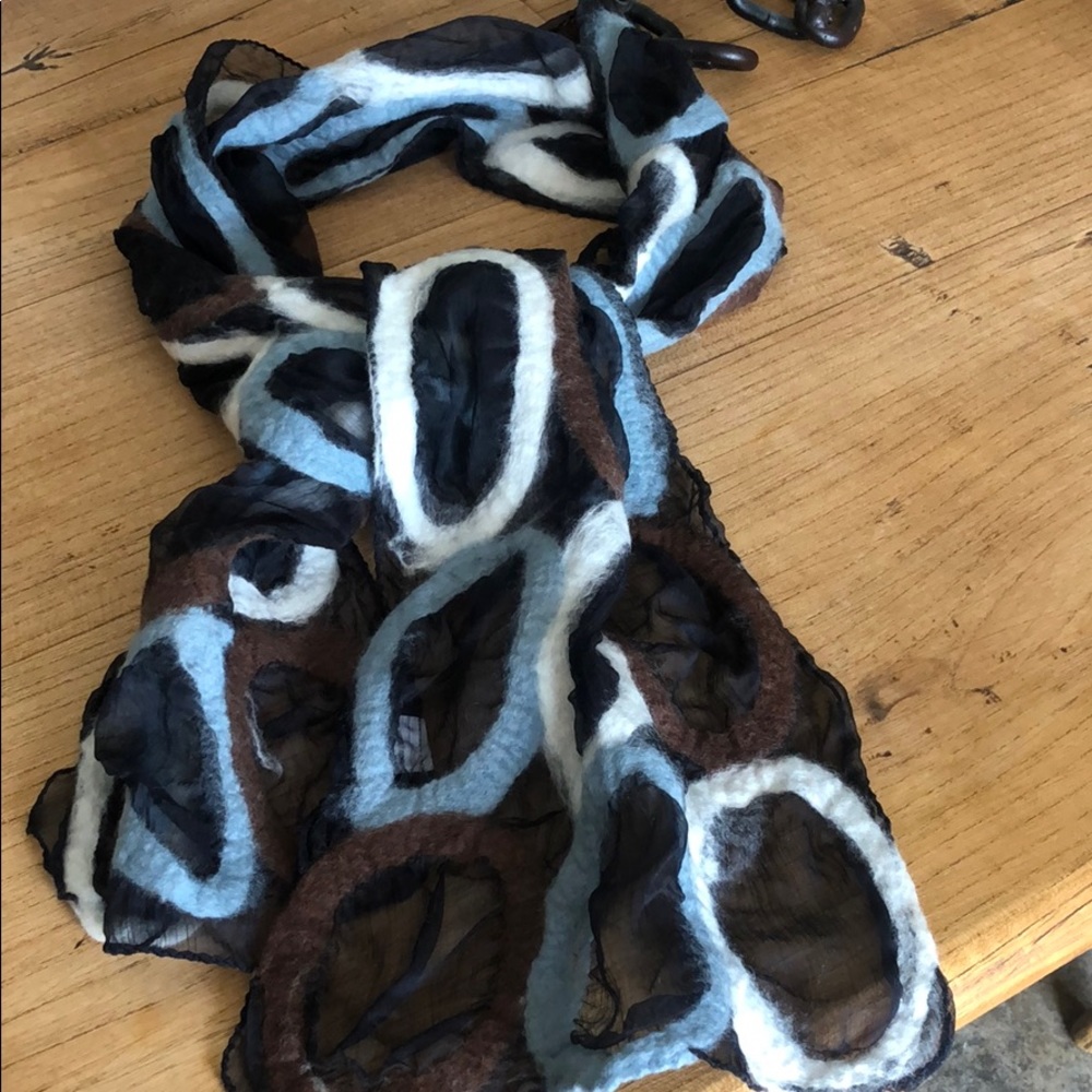 Scarf handmade in Nepal wool/silk blend